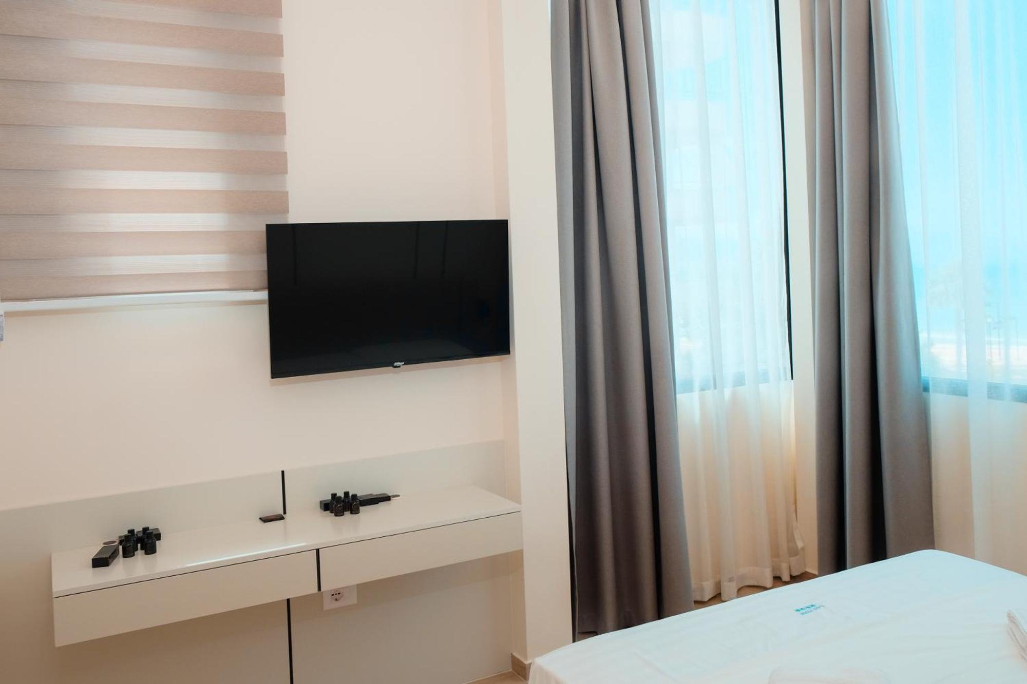 Laid Hotel Vlorë Exteriör bild
