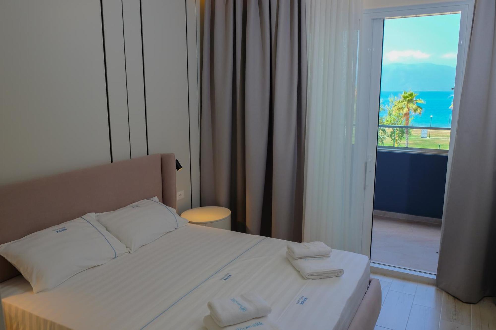 Laid Hotel Vlorë Exteriör bild