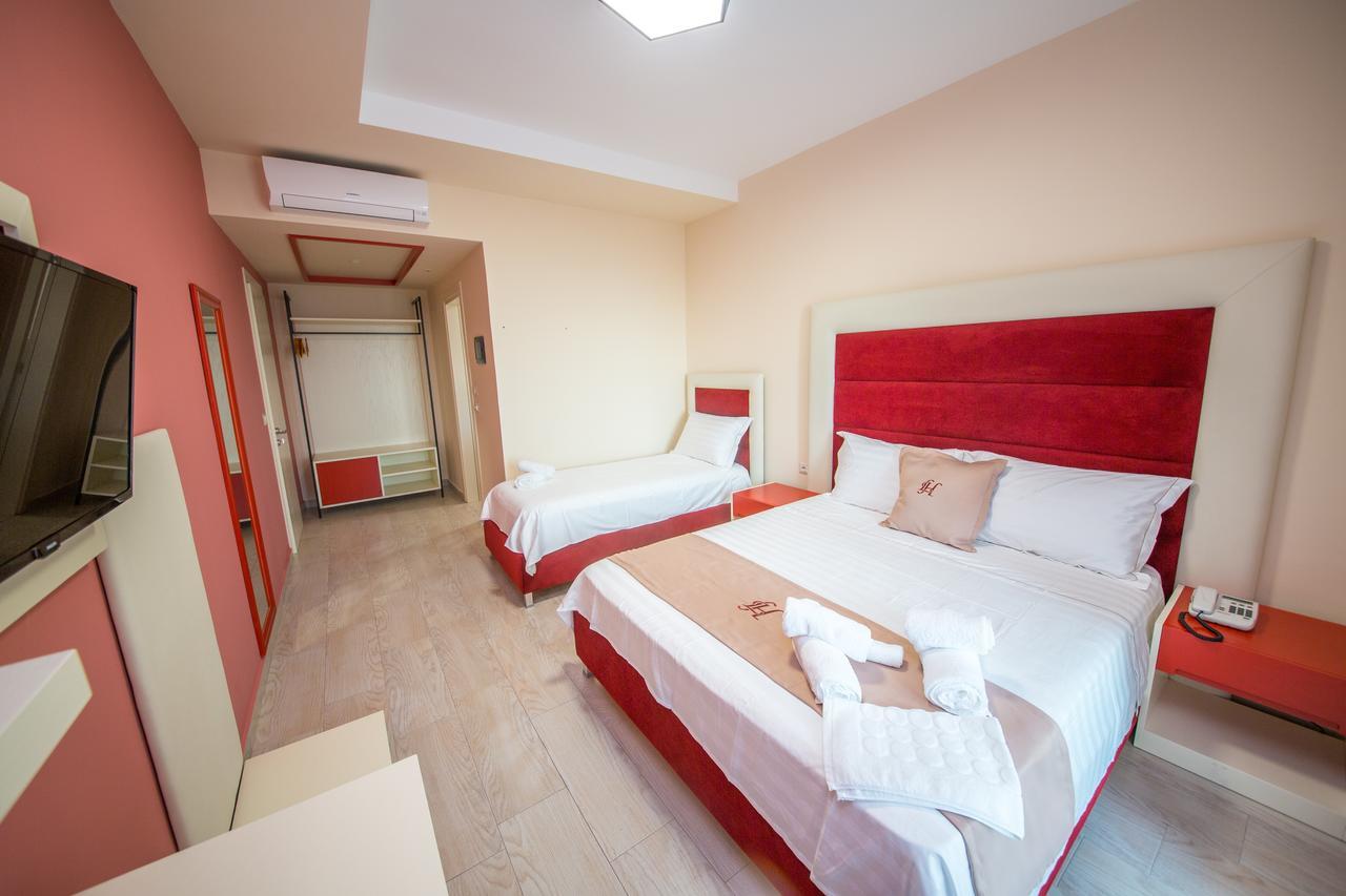 Laid Hotel Vlorë Exteriör bild