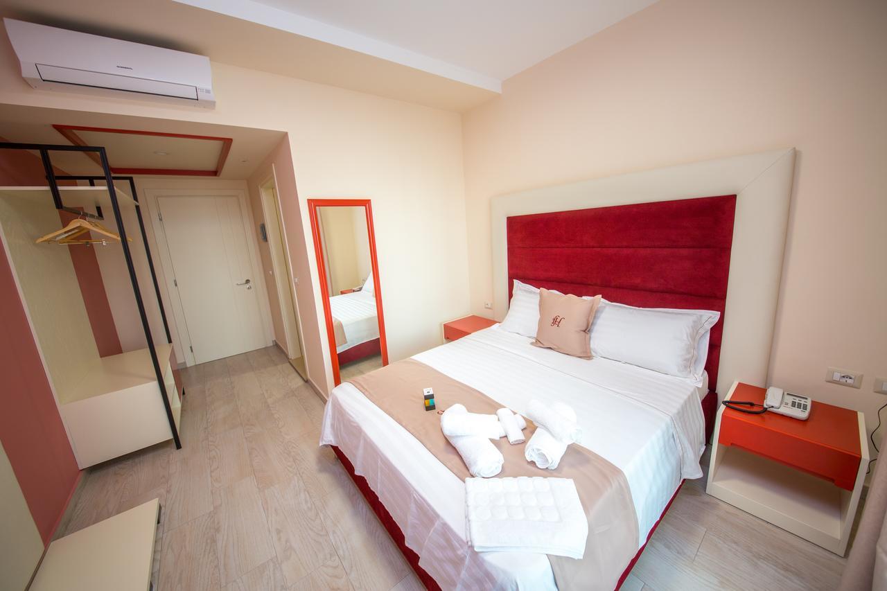 Laid Hotel Vlorë Exteriör bild