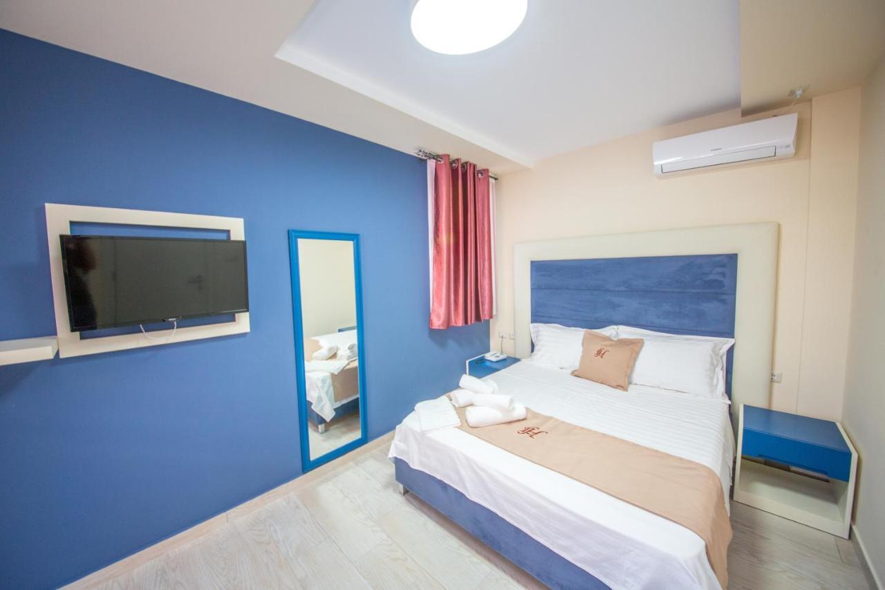 Laid Hotel Vlorë Exteriör bild