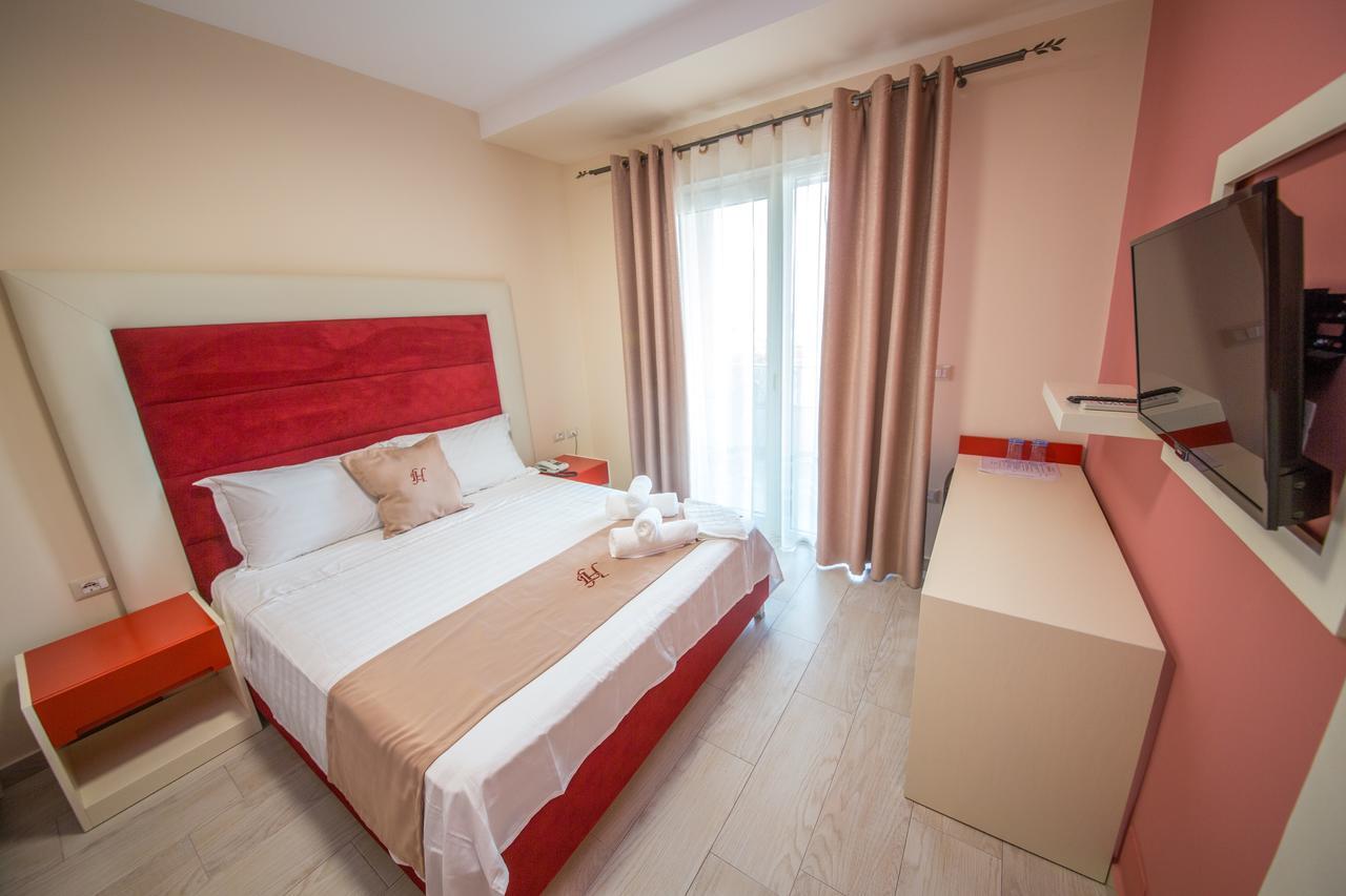 Laid Hotel Vlorë Exteriör bild